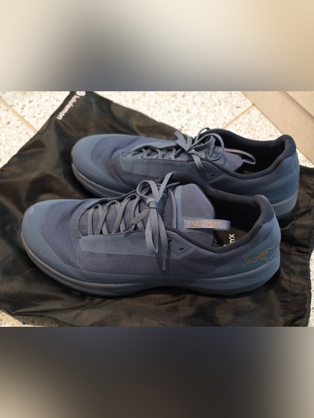 Arc'teryx Men's Navy Blue Norvan Sneakers size US men 10.5